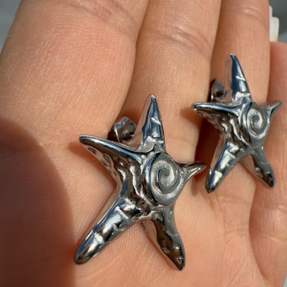 ZARA Silver Starfish Earrings - Picture 4 of 5